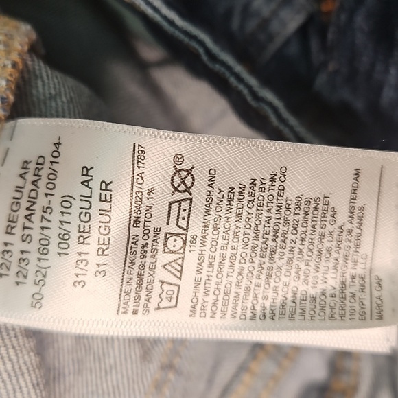 Gap 90s Loose and Universal Slim Boyfriend Jeans - 2 Pairs - Picture 13 of 13